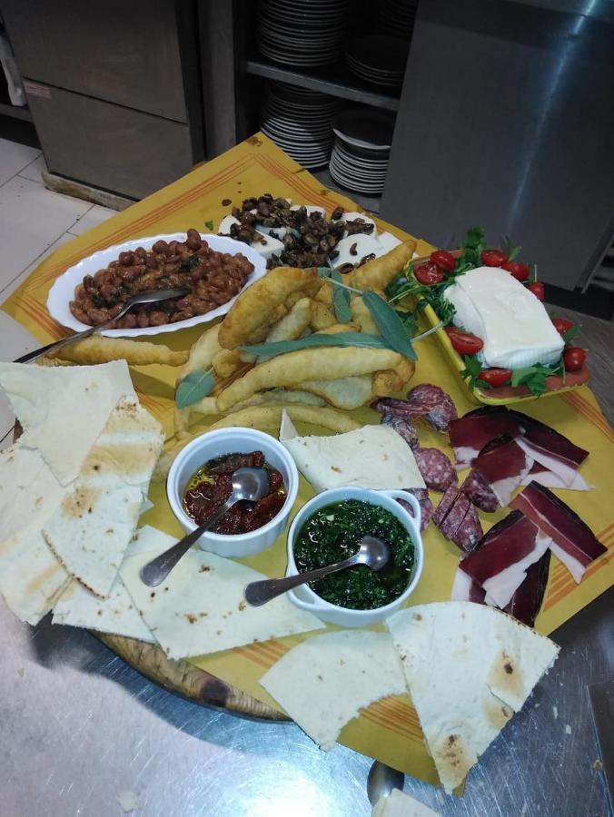 Locanda Ristorante Pizzeria Da Gigino Corniolo  Экстерьер фото